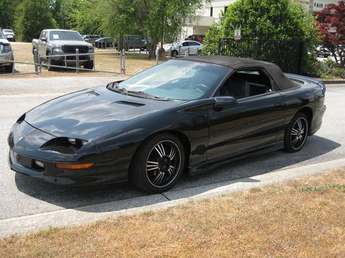 Used 1996 Chevrolet Camaro LT RWD image 3