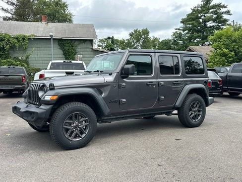 Used 2024 Jeep Wrangler Unlimited Sport AWD/4WD image 24