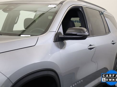 Used 2025 Chevrolet Traverse LT image 12