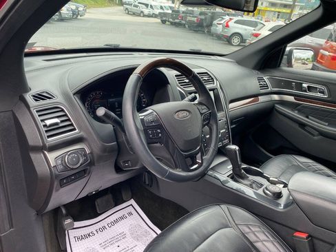 Used 2017 Ford Explorer Platinum AWD/4WD image 10