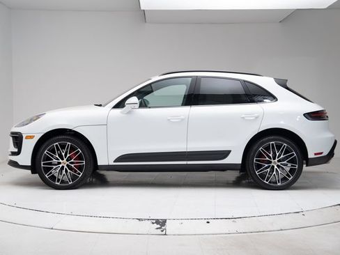 Certified 2025 Porsche Macan S AWD/4WD image 2