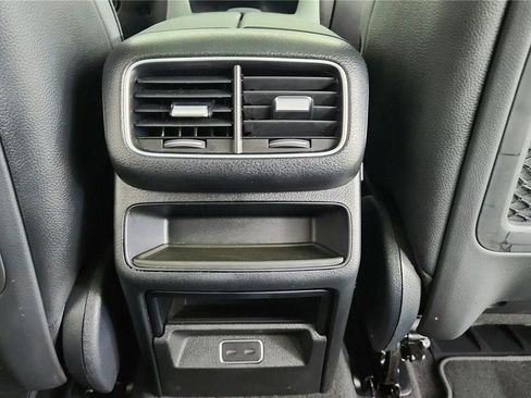 Used 2024 Mercedes-Benz GLE 450 4MATIC image 23