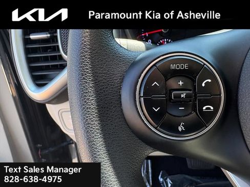 Used 2020 Kia Soul LX FWD image 12