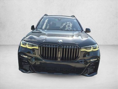 Used 2022 BMW X7 xDrive40i w/ M Sport Package AWD/4WD image 2