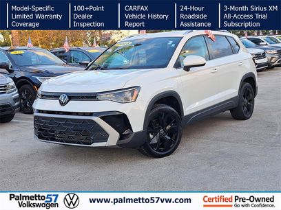 Certified 2025 Volkswagen Taos SE w/ Panoramic Sunroof Package