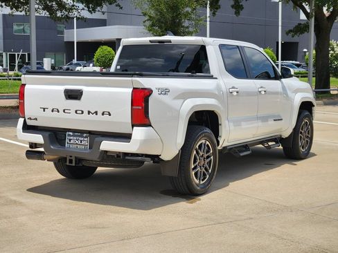 Used 2024 Toyota Tacoma TRD Sport AWD/4WD image 7