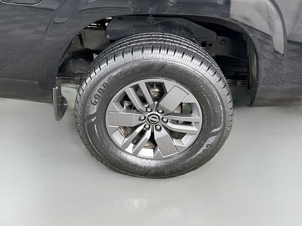 Certified 2025 Nissan Frontier SV RWD image 32