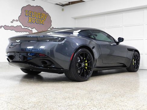 Used 2020 Aston Martin DB11 AMR image 6