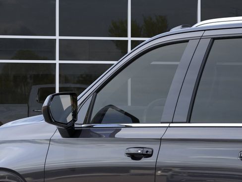 New 2026 Chevrolet Suburban LS image 12