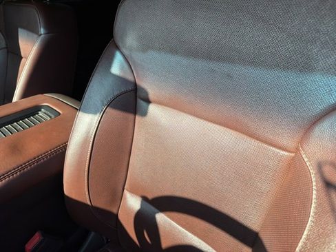 Used 2020 Chevrolet Suburban Premier image 12