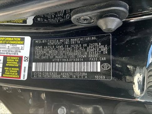 Used 2018 Toyota Camry SE w/ Moonroof Package FWD image 18