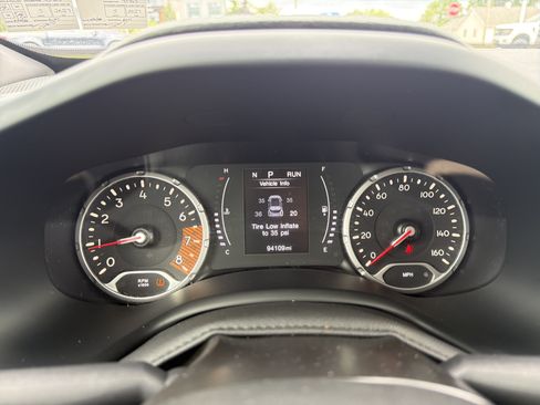 Used 2021 Jeep Renegade Sport w/ Sport Appearance Group AWD/4WD image 20