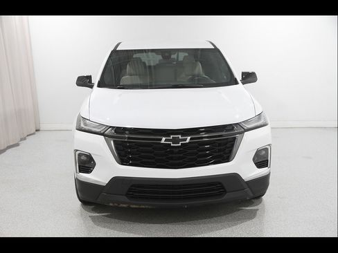 Used 2022 Chevrolet Traverse LS w/ LPO, Black Accent Package AWD/4WD image 2
