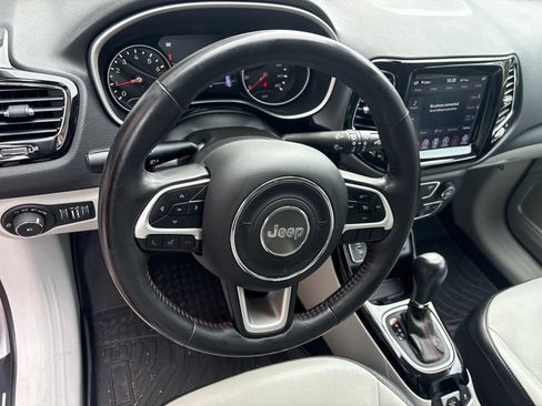 Used 2019 Jeep Compass Limited FWD image 15