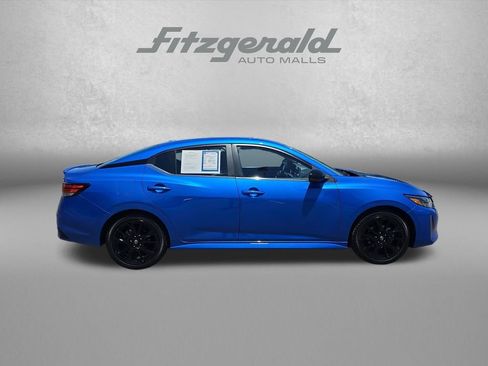 Used 2025 Nissan Sentra SR FWD image 8
