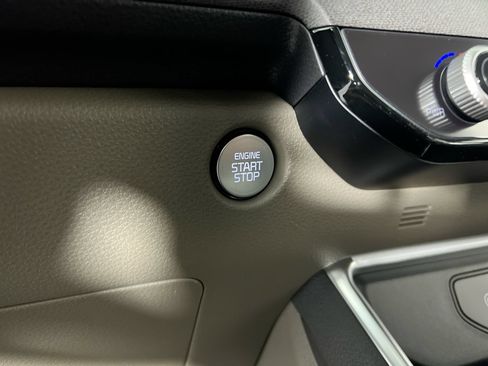New 2026 Kia Carnival EX FWD image 21