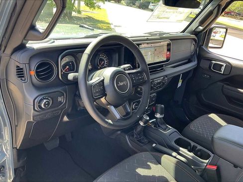New 2025 Jeep Gladiator Mojave w/ Safety Group image 8