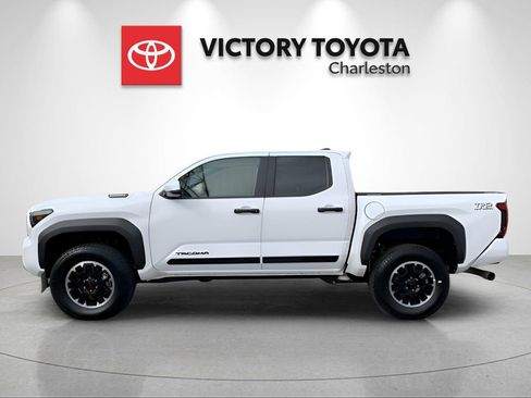 New 2025 Toyota Tacoma TRD Off-Road AWD/4WD image 3