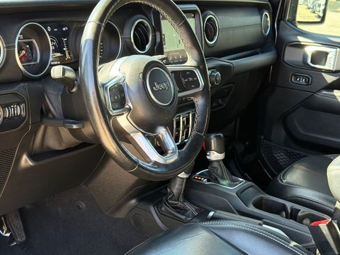 Used 2021 Jeep Wrangler Unlimited Sahara image 17