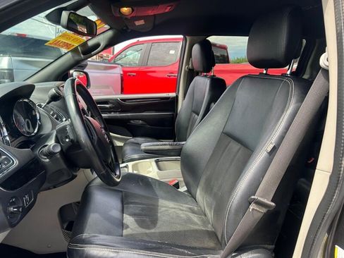 Used 2019 Dodge Grand Caravan SXT FWD image 13