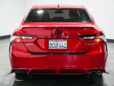 Used 2021 Toyota Camry SE FWD image 4