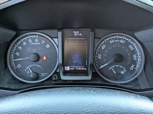 Used 2016 Toyota Tacoma TRD Sport w/ Towing Package image 10