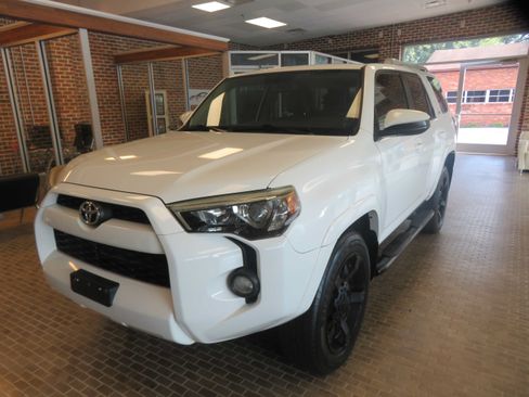 Used 2016 Toyota 4Runner SR5 RWD image 78