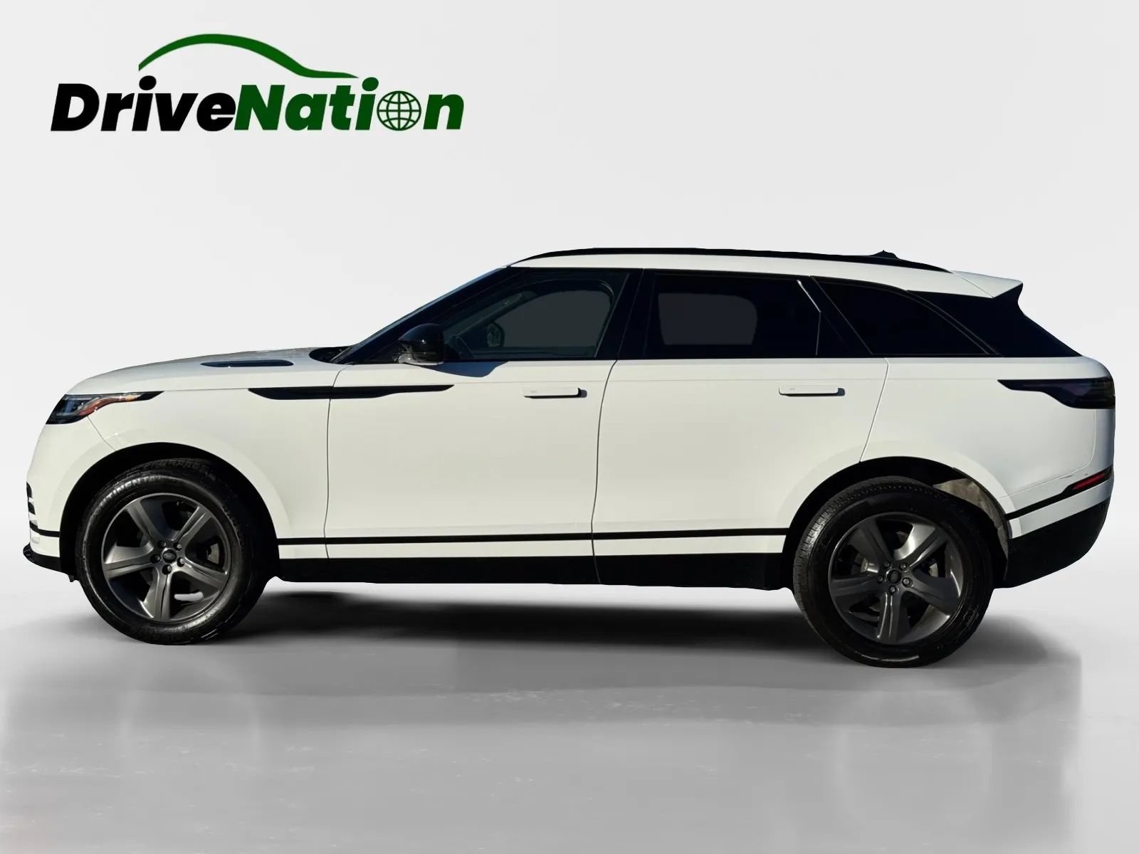 Used 2025 Land Rover Range Rover Velar Dynamic SE AWD/4WD image 8