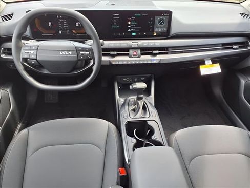 New 2025 Kia K4 LXS image 6