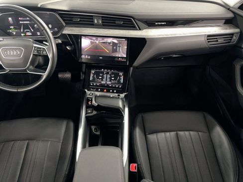Used 2022 Audi e-tron Premium Plus w/ Premium Plus Package image 28