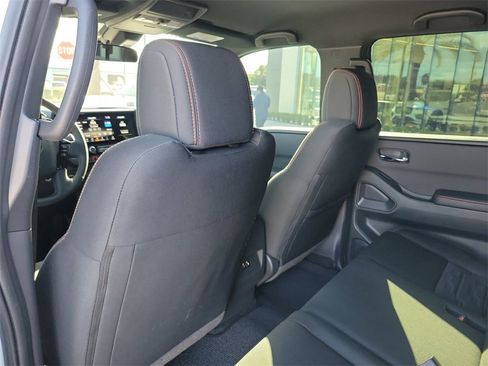 Used 2025 Nissan Frontier PRO-4X image 16