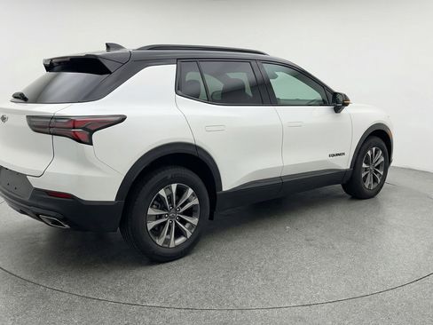Used 2025 Chevrolet Equinox LT FWD image 9