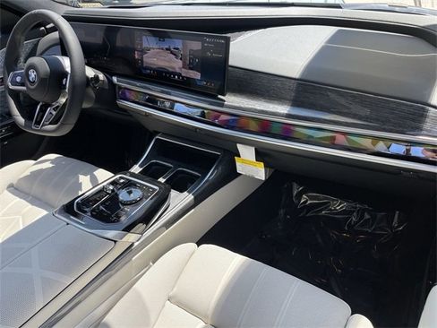 New 2025 BMW 740i image 12