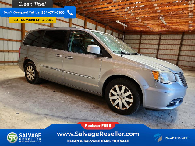 Used 2014 Chrysler Town & Country Touring FWD image 5