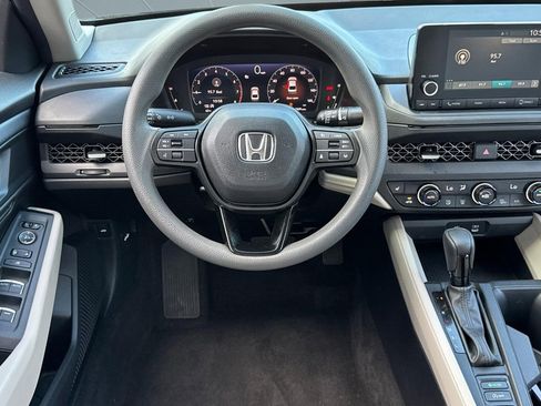 Certified 2023 Honda Accord EX image 27