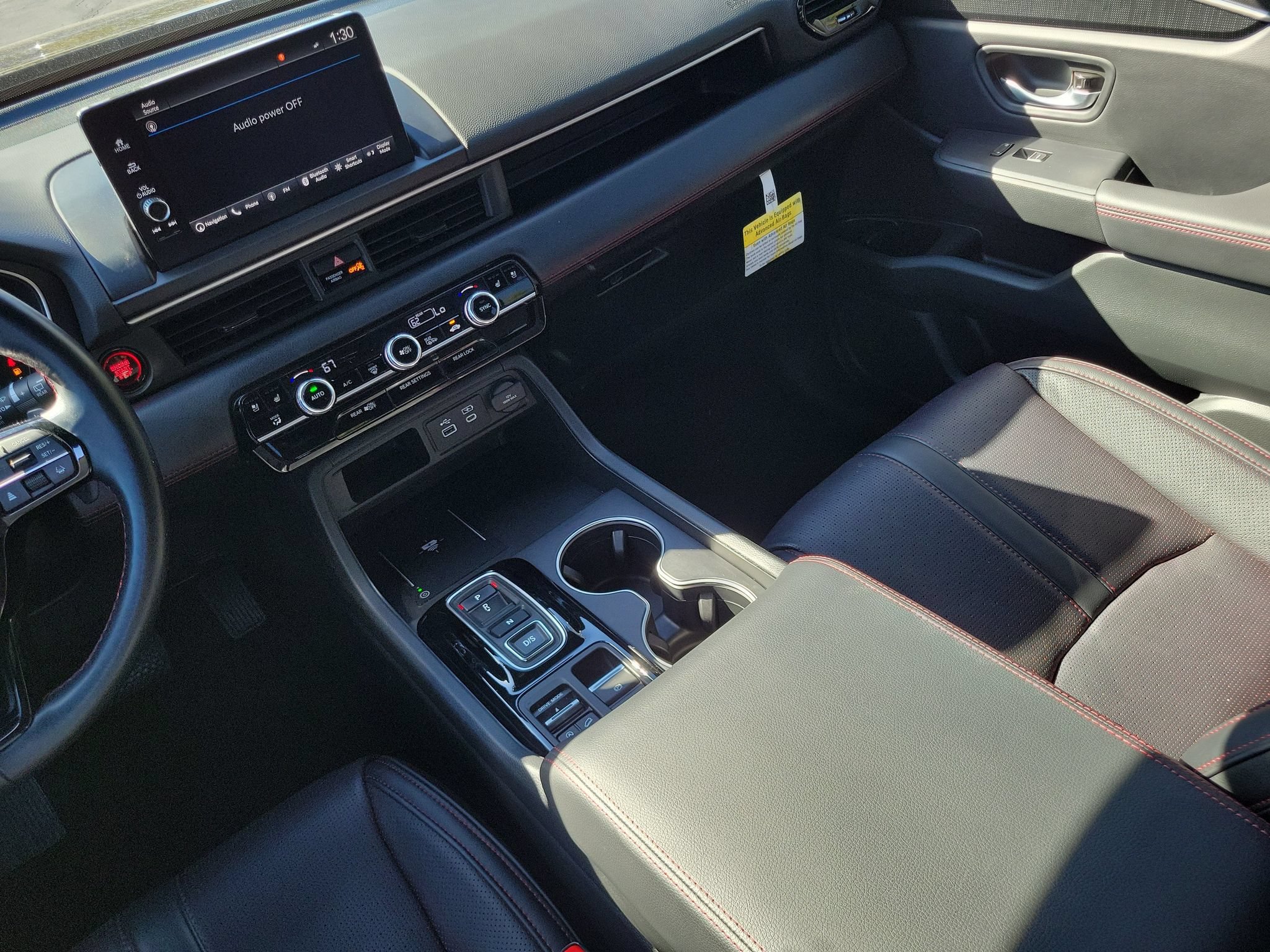 Used 2025 Honda Pilot Black Edition image 29