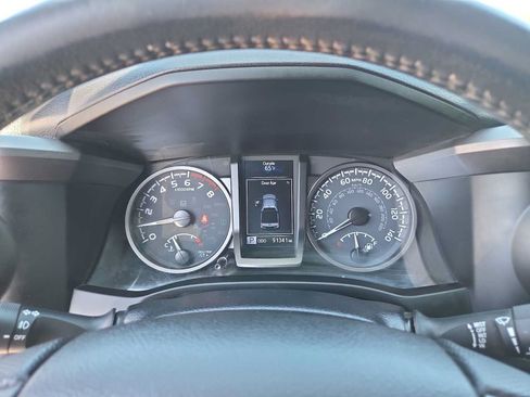 Used 2023 Toyota Tacoma TRD Off-Road w/ Advanced Technology Package AWD/4WD image 26