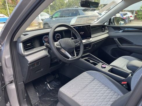 New 2025 Volkswagen Tiguan S image 6