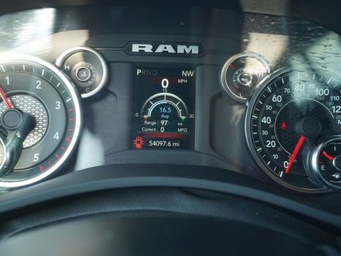 Used 2024 RAM 2500 Tradesman w/ Chrome Appearance Group image 29