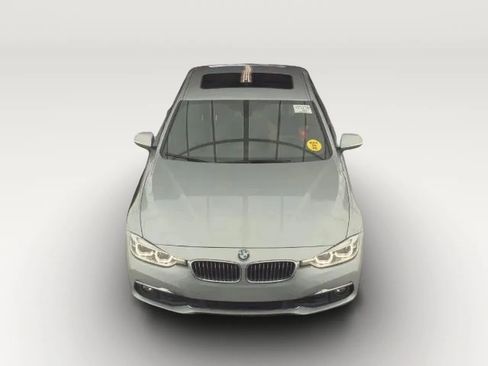 Used 2018 BMW 330i Sedan image 2