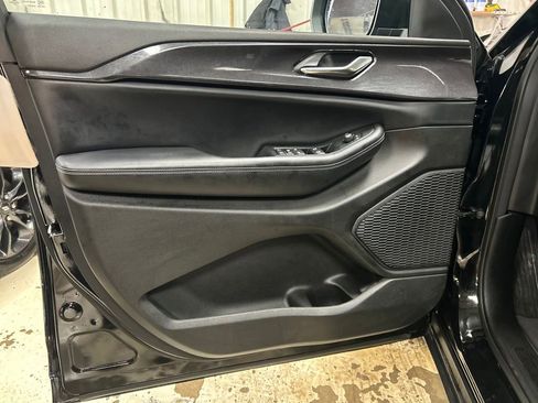 Certified 2023 Jeep Grand Cherokee Laredo w/ Luxury Tech Group I image 14