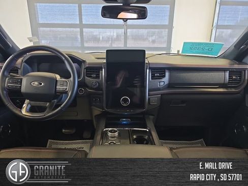 Used 2024 Ford Expedition Limited AWD/4WD image 13