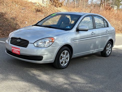 Used 2010 Hyundai Accent GLS image 1
