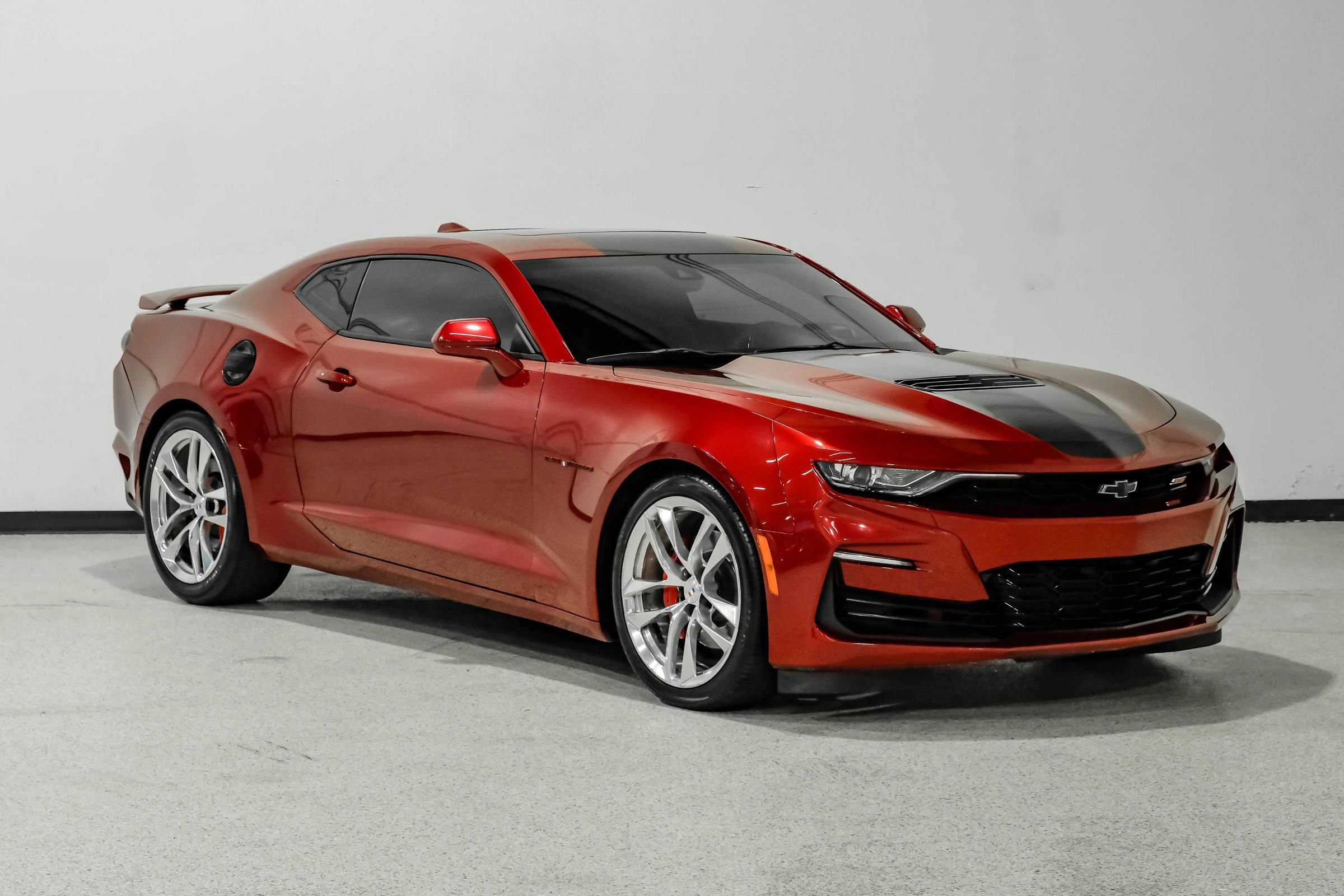 Used 2021 Chevrolet Camaro SS w/ Wild Cherry Design Package 2 RWD image 4