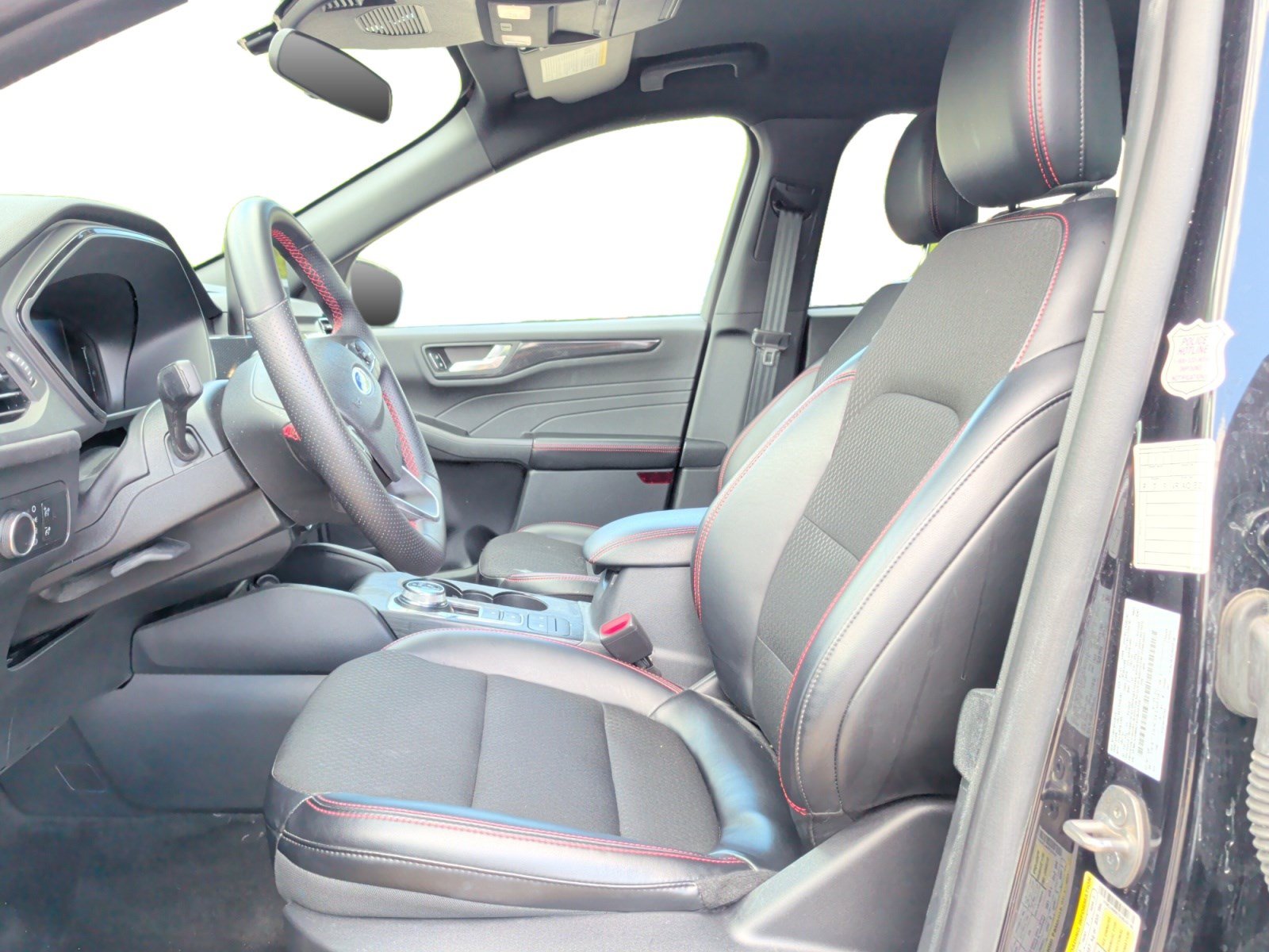 Certified 2025 Ford Escape ST-Line AWD/4WD image 11