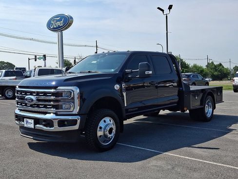 Used 2024 Ford F450 Lariat AWD/4WD image 3