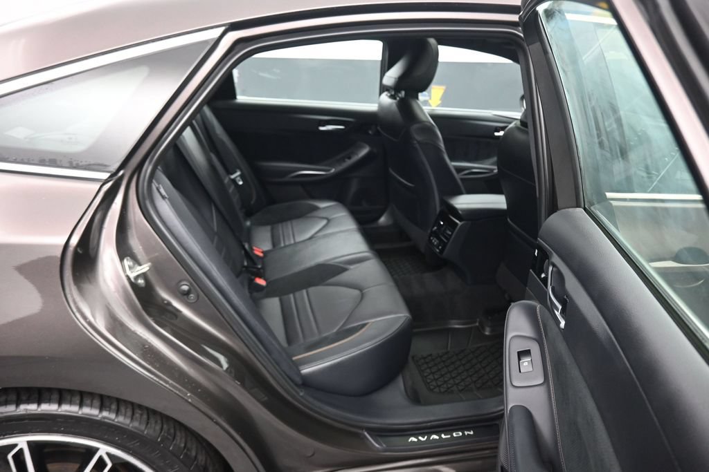 Used 2020 Toyota Avalon Touring w/ Advanced Safety Package FWD image 40