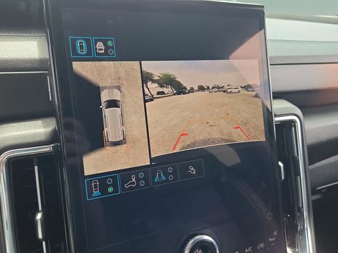 Used 2025 GMC Yukon Denali RWD image 19
