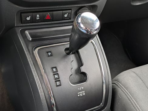 Used 2014 Jeep Patriot Latitude AWD/4WD image 29
