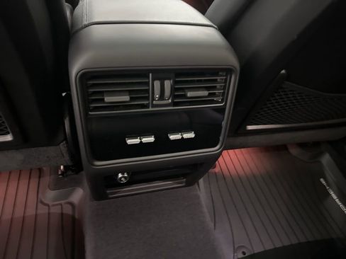 Used 2024 Porsche Cayenne Coupe image 24